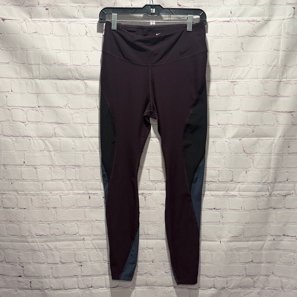 Nike Women’s Plum‎ and Black High-Rise Training Leggings Woman’s Size Medium